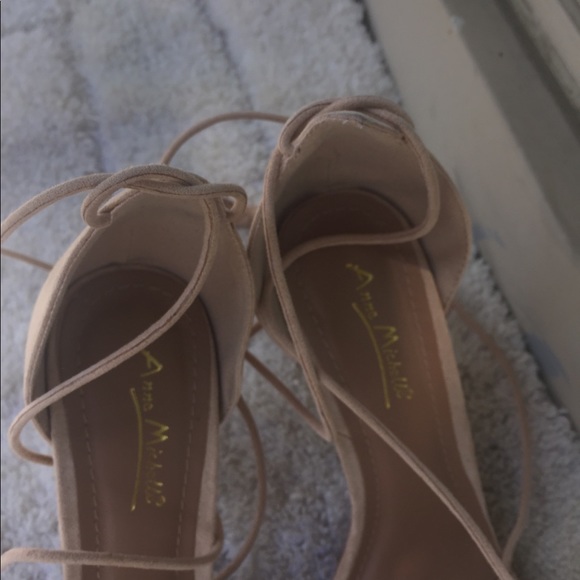 Anne michell hells - Picture 4 of 4